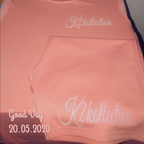 Women TightSets - Picture 2 of 2